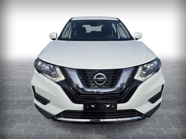 Used 2019 Nissan Rogue S image 2