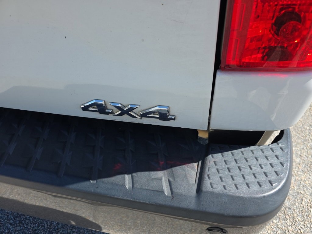 Used 2018 Nissan Titan Platinum Reserve w/ Platinum Utility Package image 5