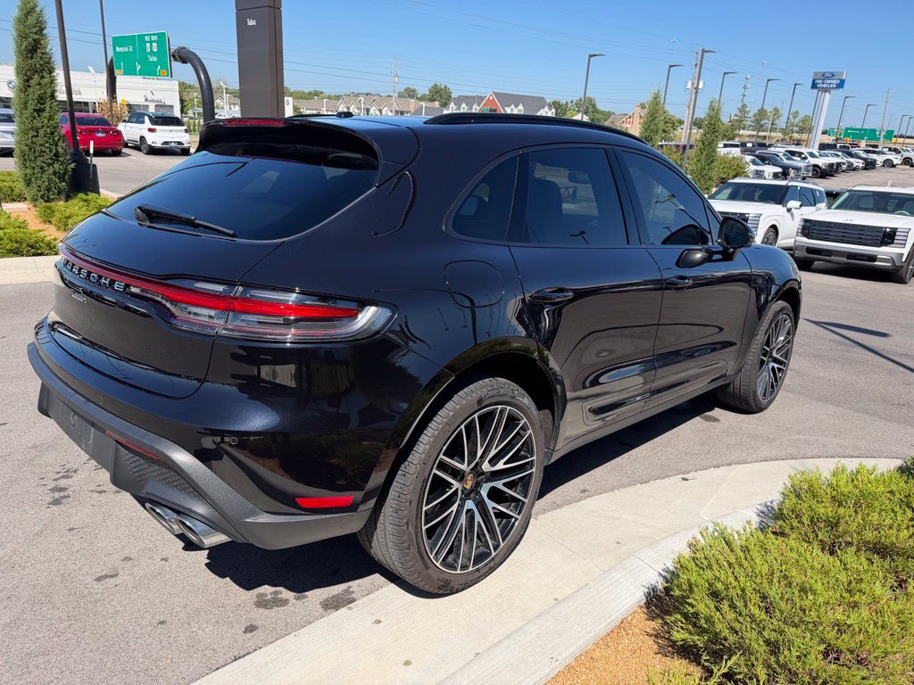 Used 2024 Porsche Macan Turbo AWD/4WD image 4