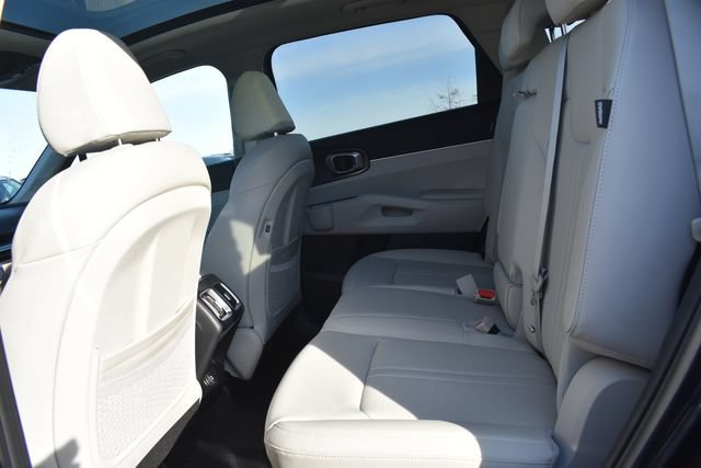 New 2026 Kia Sorento S w/ S Panoramic Sunroof Package FWD image 18