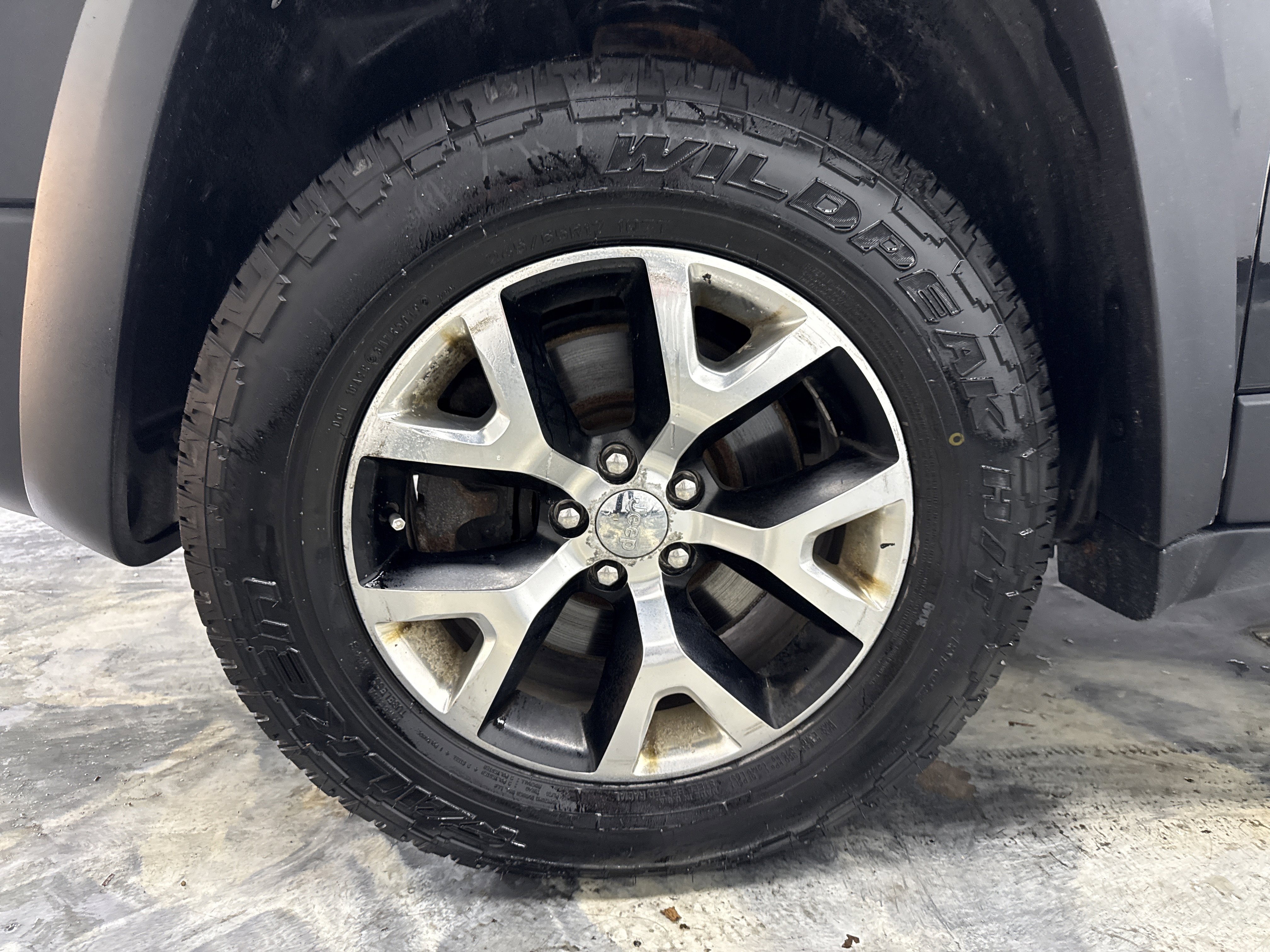 Used 2014 Jeep Cherokee Trailhawk w/ Technology Group image 30