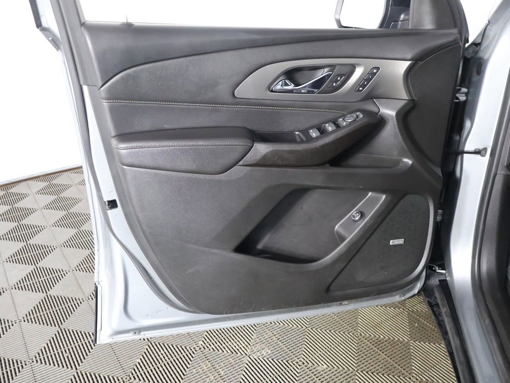 Used 2023 Chevrolet Traverse Premier w/ Redline Edition AWD/4WD image 26