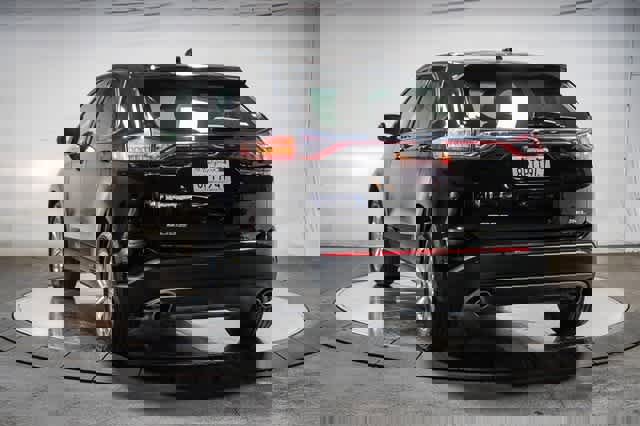 Used 2016 Ford Edge SEL w/ Equipment Group 201A image 2