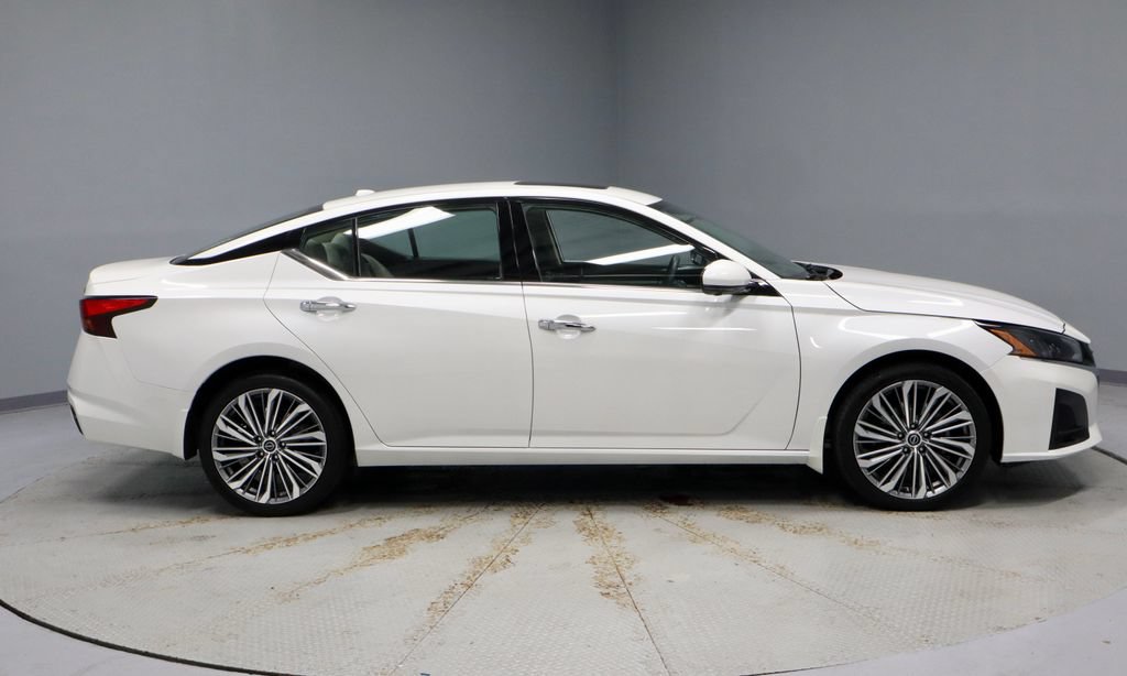 Certified 2024 Nissan Altima 2.5 SL AWD/4WD image 11
