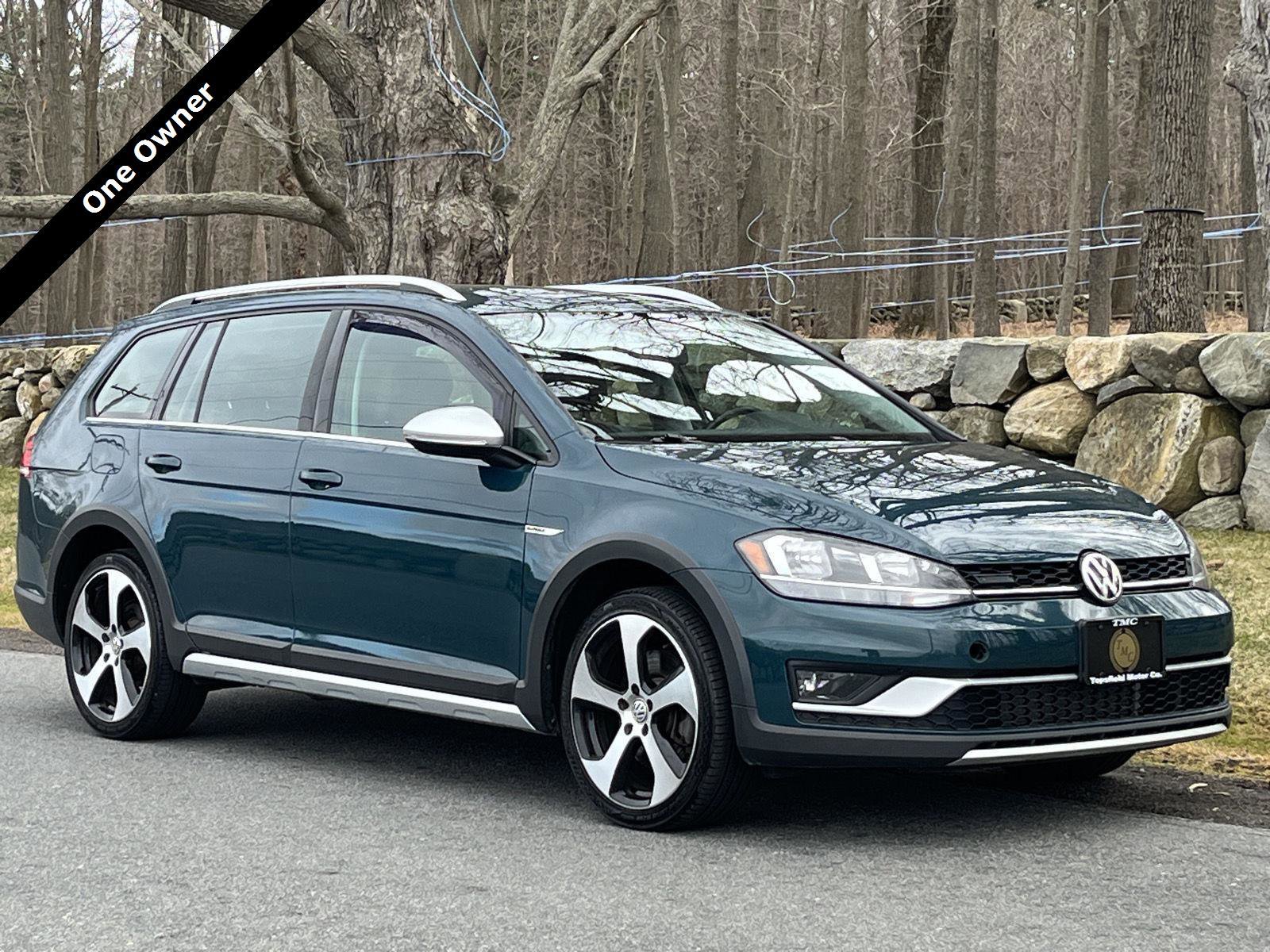 Used 2019 Volkswagen Golf Alltrack S image 1