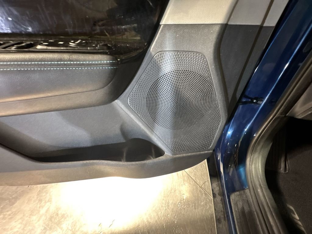 Used 2022 Kia Niro EX image 20