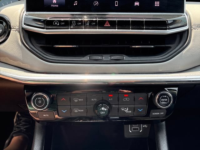 Used 2022 Jeep Compass Limited AWD/4WD image 16