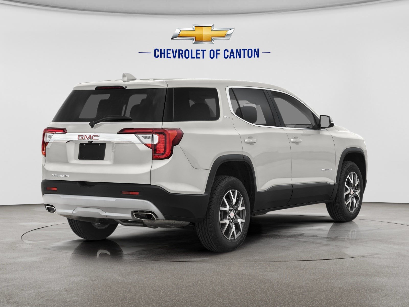 Used 2023 GMC Acadia SLT w/ Technology Package FWD image 2