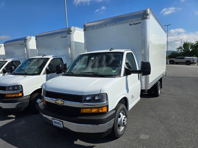 New 2024 Chevrolet Express 4500 w/ Power Convenience Package RWD image 3