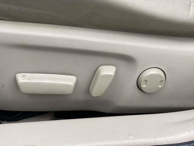 Used 2014 Toyota Camry XLE w/ Leather Package image 17