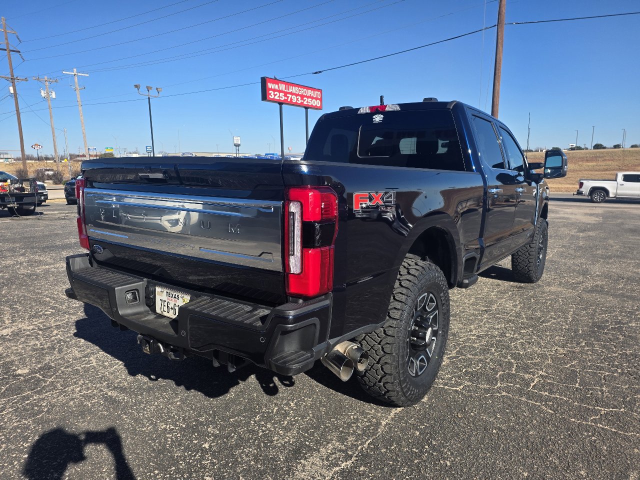 Used 2024 Ford F250 Platinum w/ FX4 Off-Road Package image 7