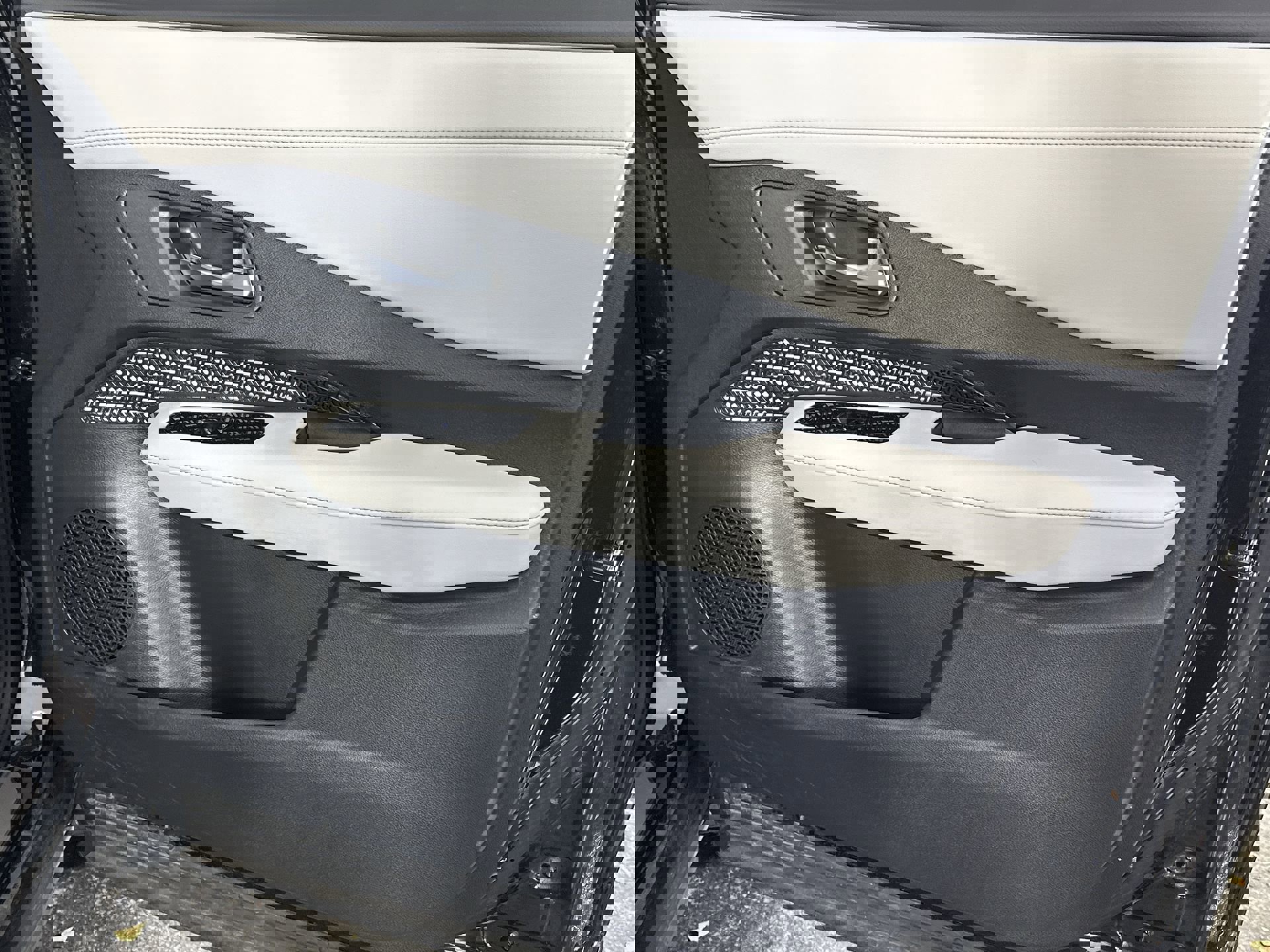 Certified 2023 Nissan Ariya AWD image 35