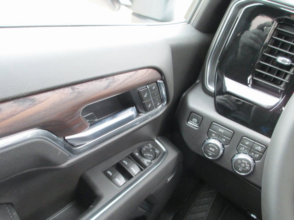 New 2026 GMC Sierra 1500 SLT w/ SLT Premium Plus Package image 17