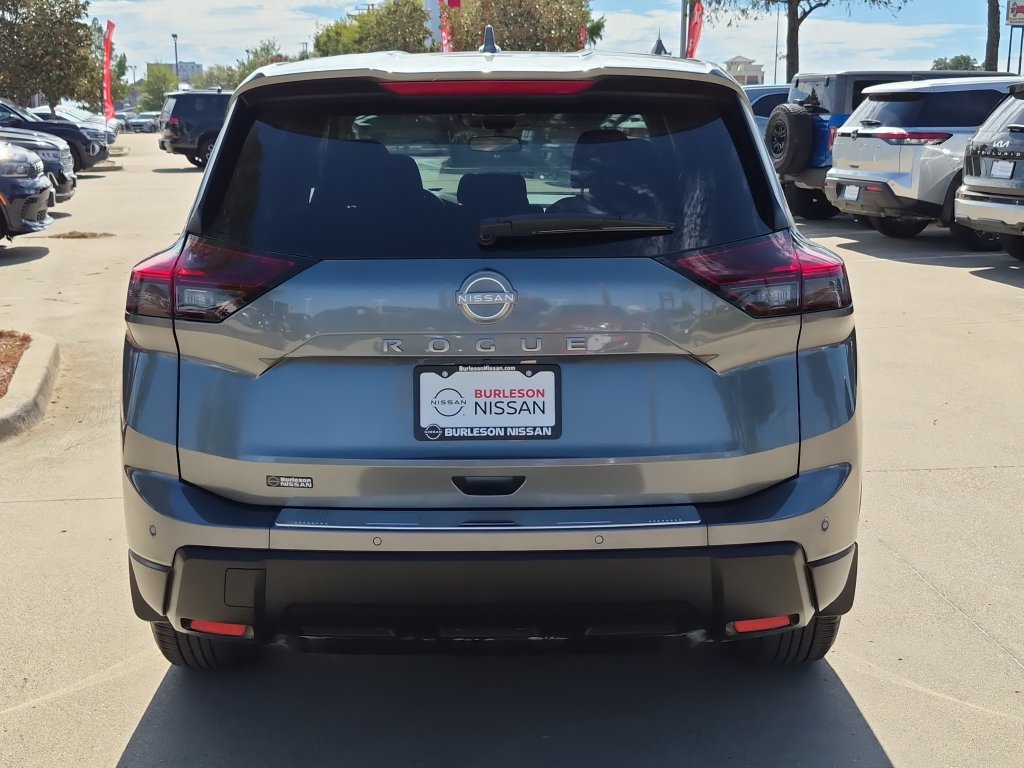 Certified 2026 Nissan Rogue SV FWD image 3