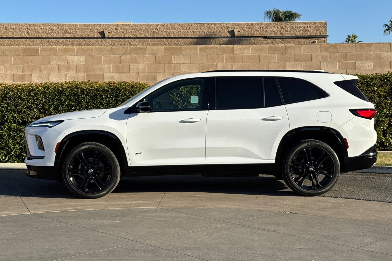 Certified 2025 Buick Enclave Sport Touring FWD image 7