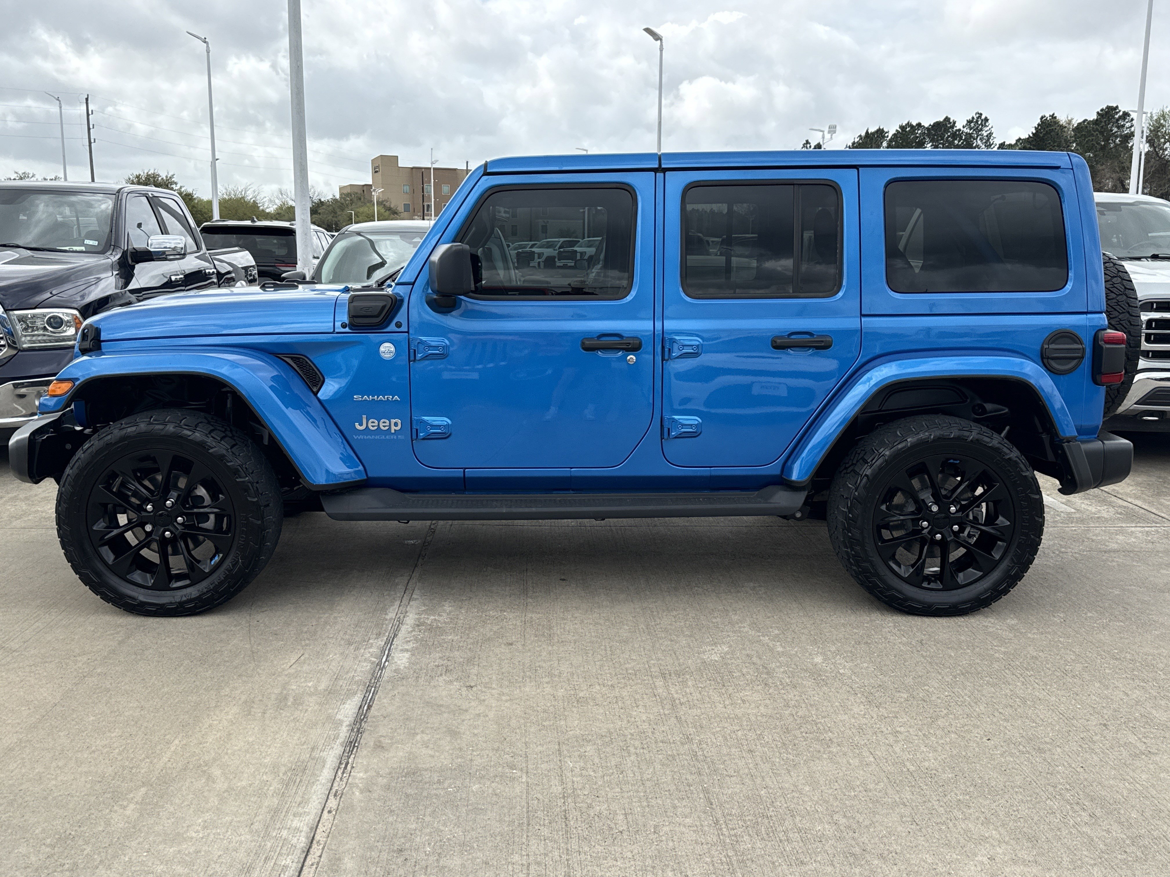Used 2023 Jeep Wrangler Sahara w/ Cold Weather Group image 3