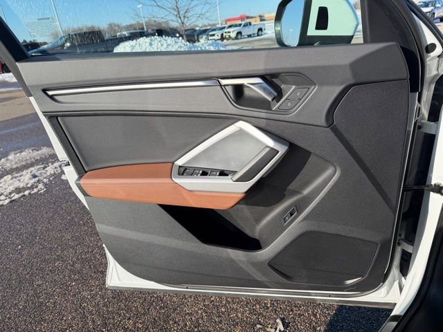 Used 2025 Audi Q3 2.0T Premium image 26