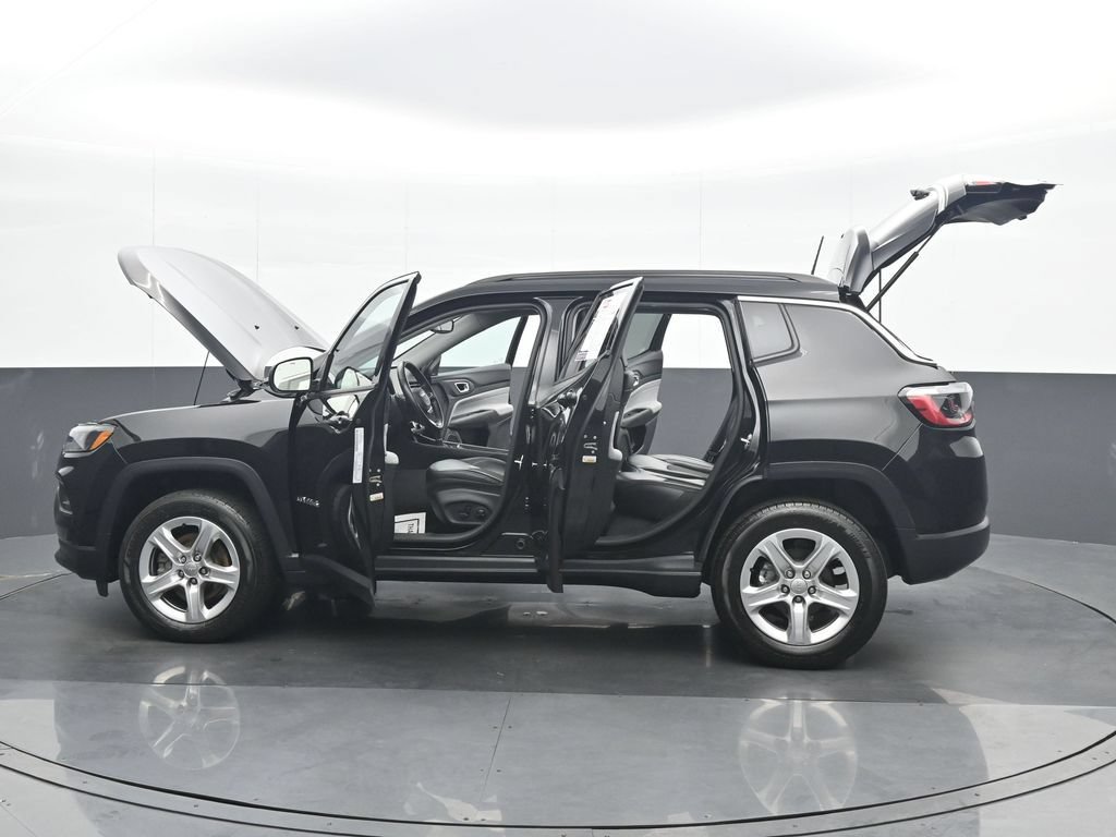 Used 2022 Jeep Compass Latitude w/ Convenience Group AWD/4WD image 37