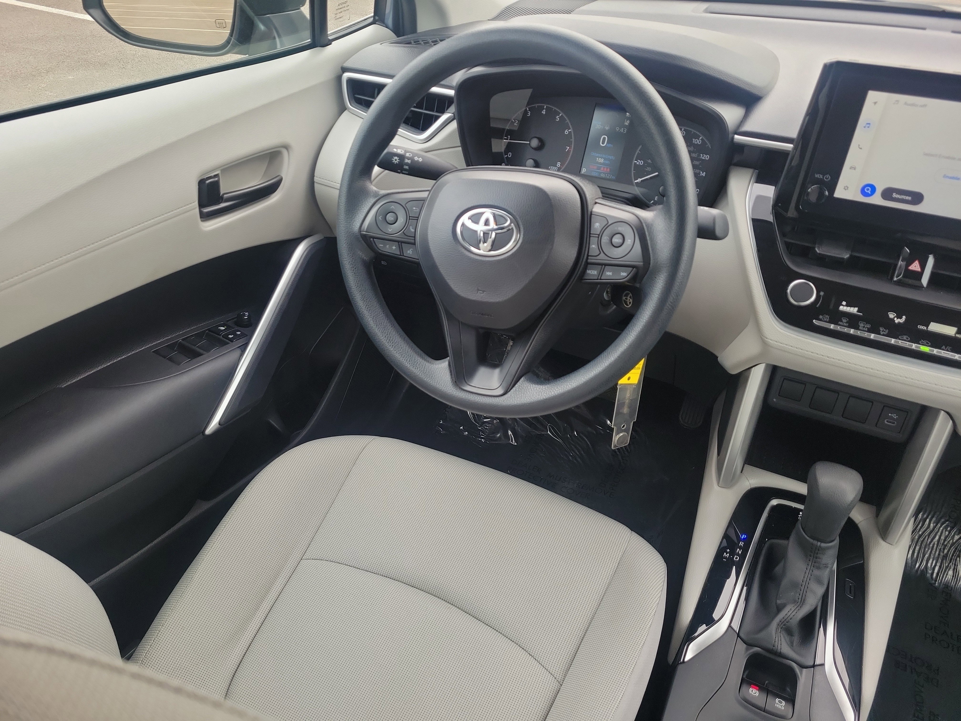 Used 2024 Toyota Corolla Cross L image 12