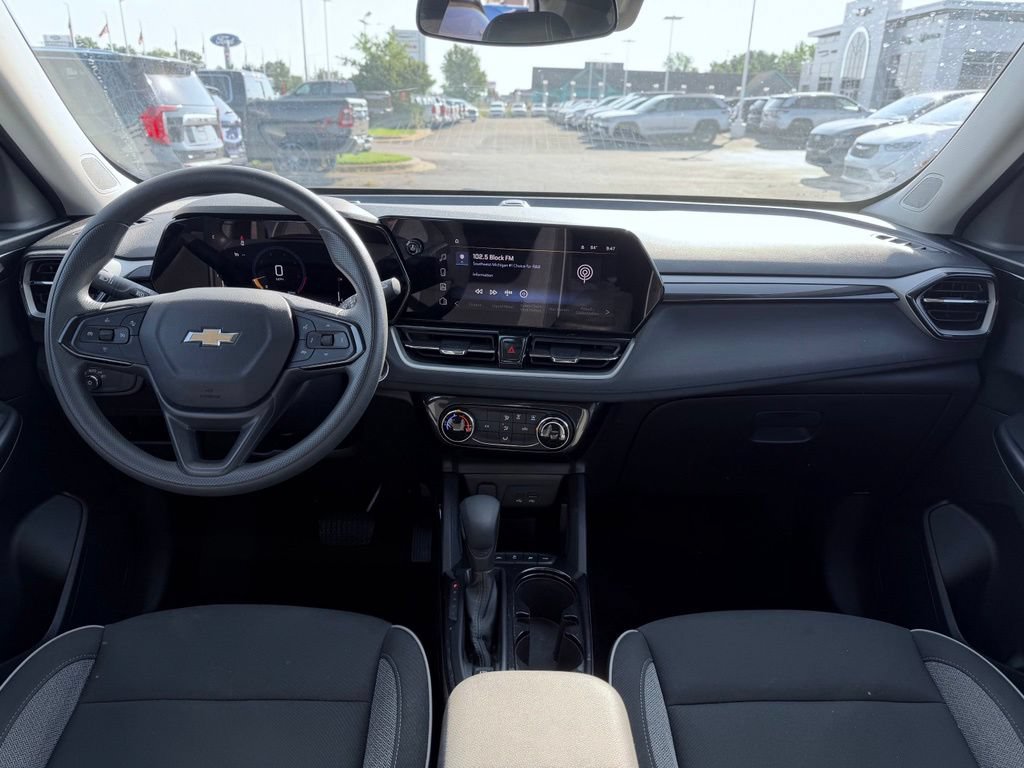 Used 2025 Chevrolet TrailBlazer LT AWD/4WD image 20