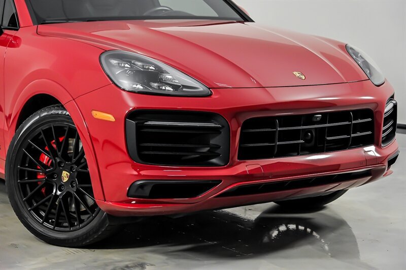 Used 2023 Porsche Cayenne GTS AWD/4WD image 2
