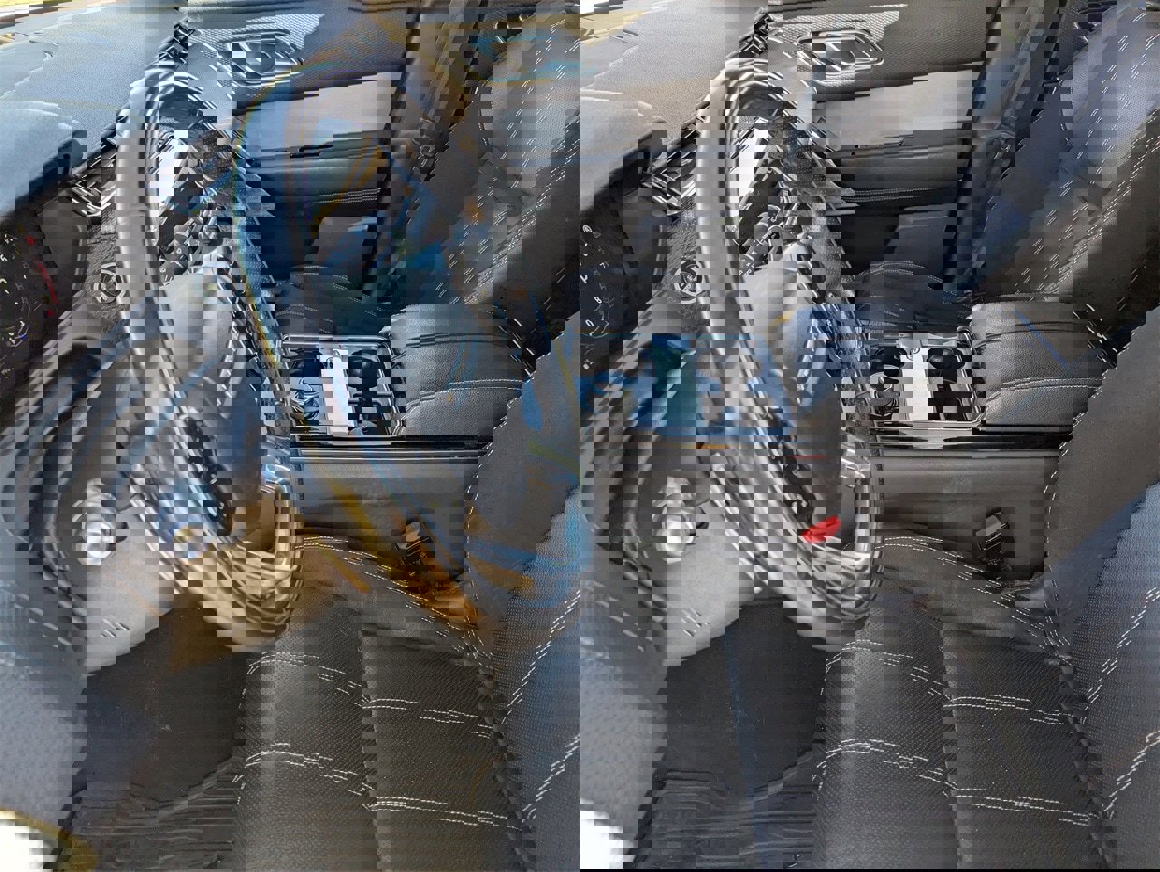 Used 2018 Land Rover Range Rover Velar R-Dynamic SE image 30