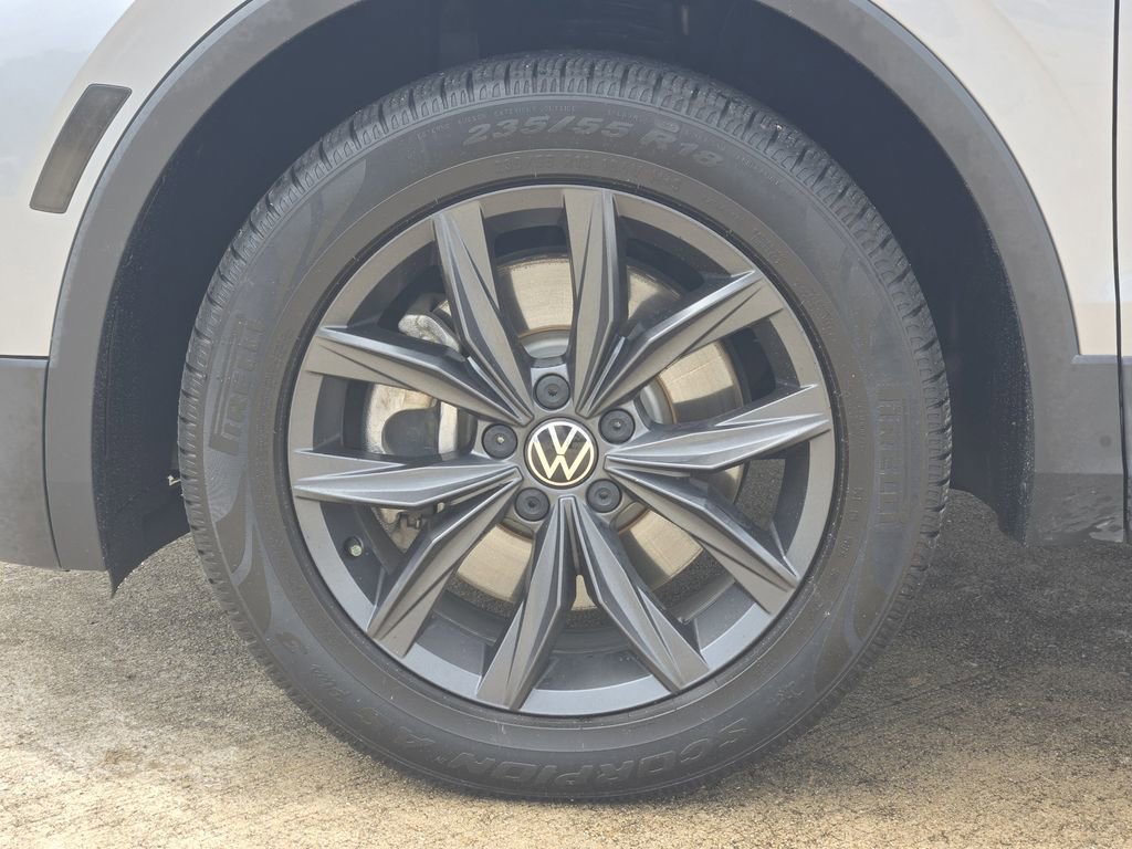 Used 2022 Volkswagen Tiguan SE FWD image 13