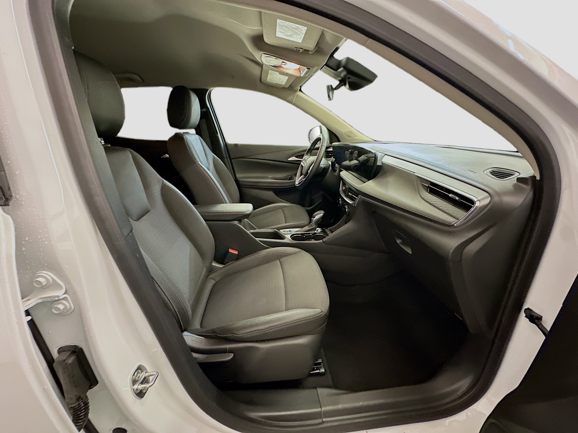 Used 2025 Buick Encore GX Preferred image 32