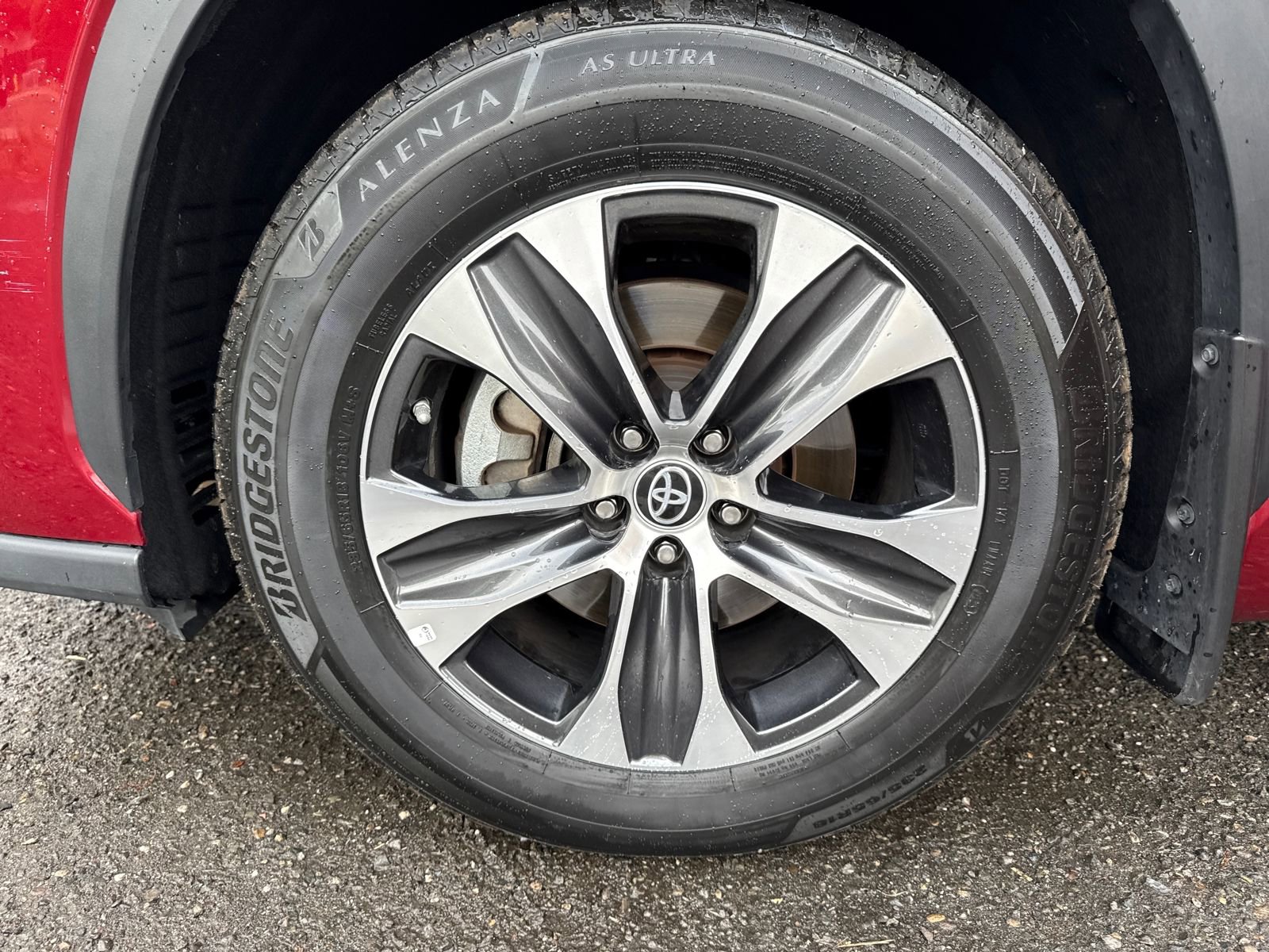 Used 2022 Toyota Highlander XLE image 26