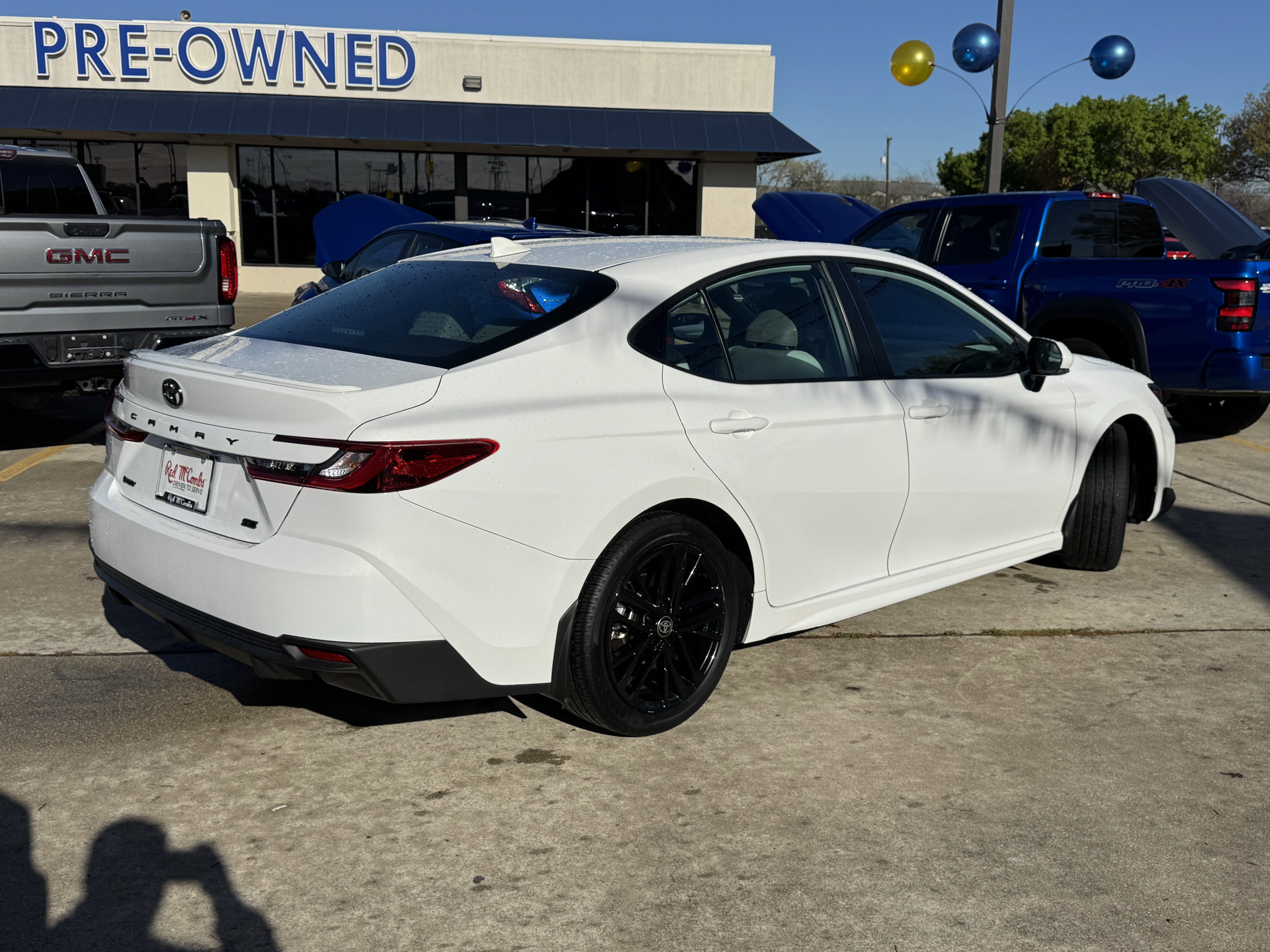 Used 2025 Toyota Camry SE image 5