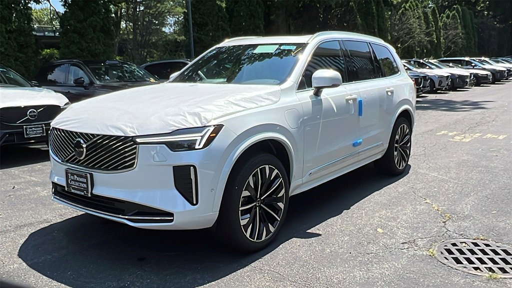 New 2026 Volvo XC90 T8 Plus image 5