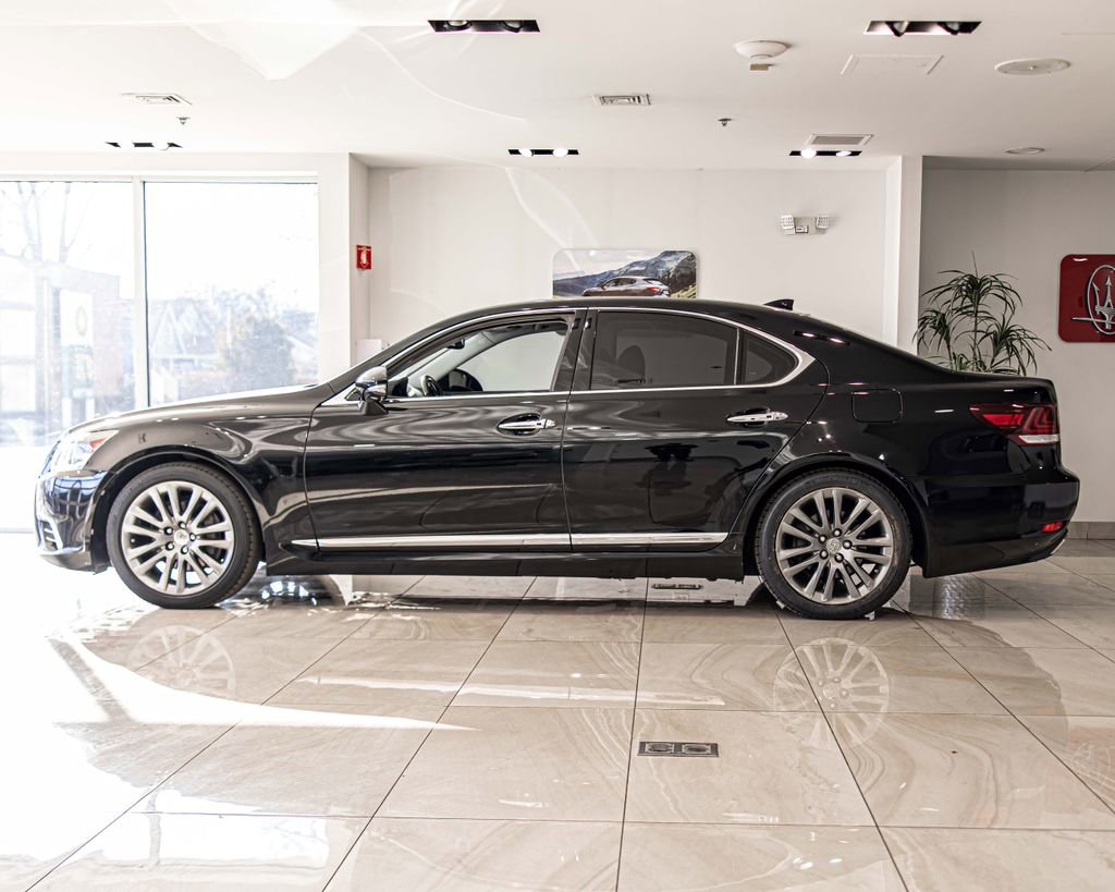 Used 2017 Lexus LS 460 w/ Comfort Package image 7