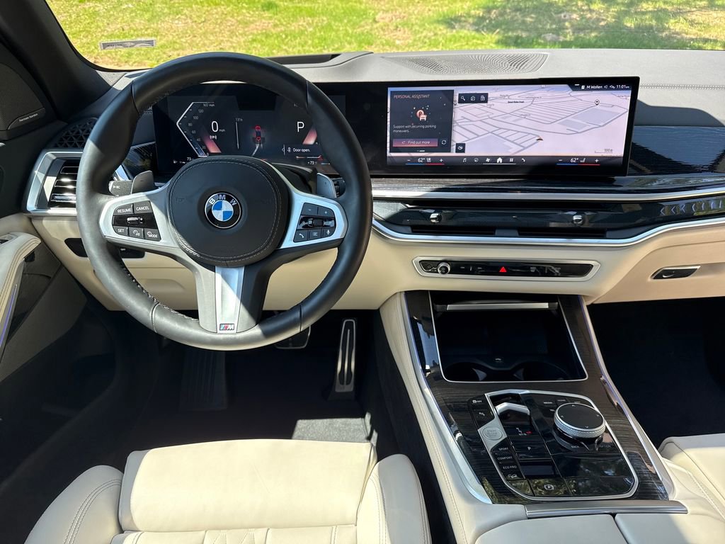 Used 2025 BMW X5 xDrive40i w/ M Sport Package AWD/4WD image 23