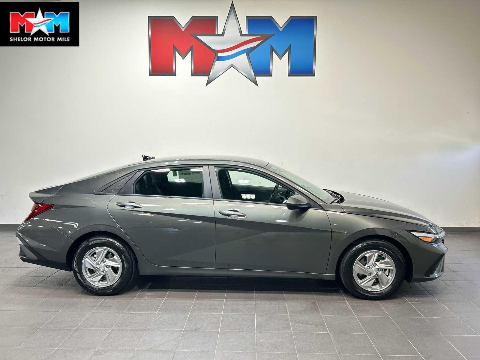 New 2026 Hyundai Elantra SE FWD image 1