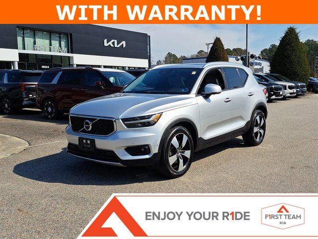 Used 2019 Volvo XC40 T5 Momentum image 1