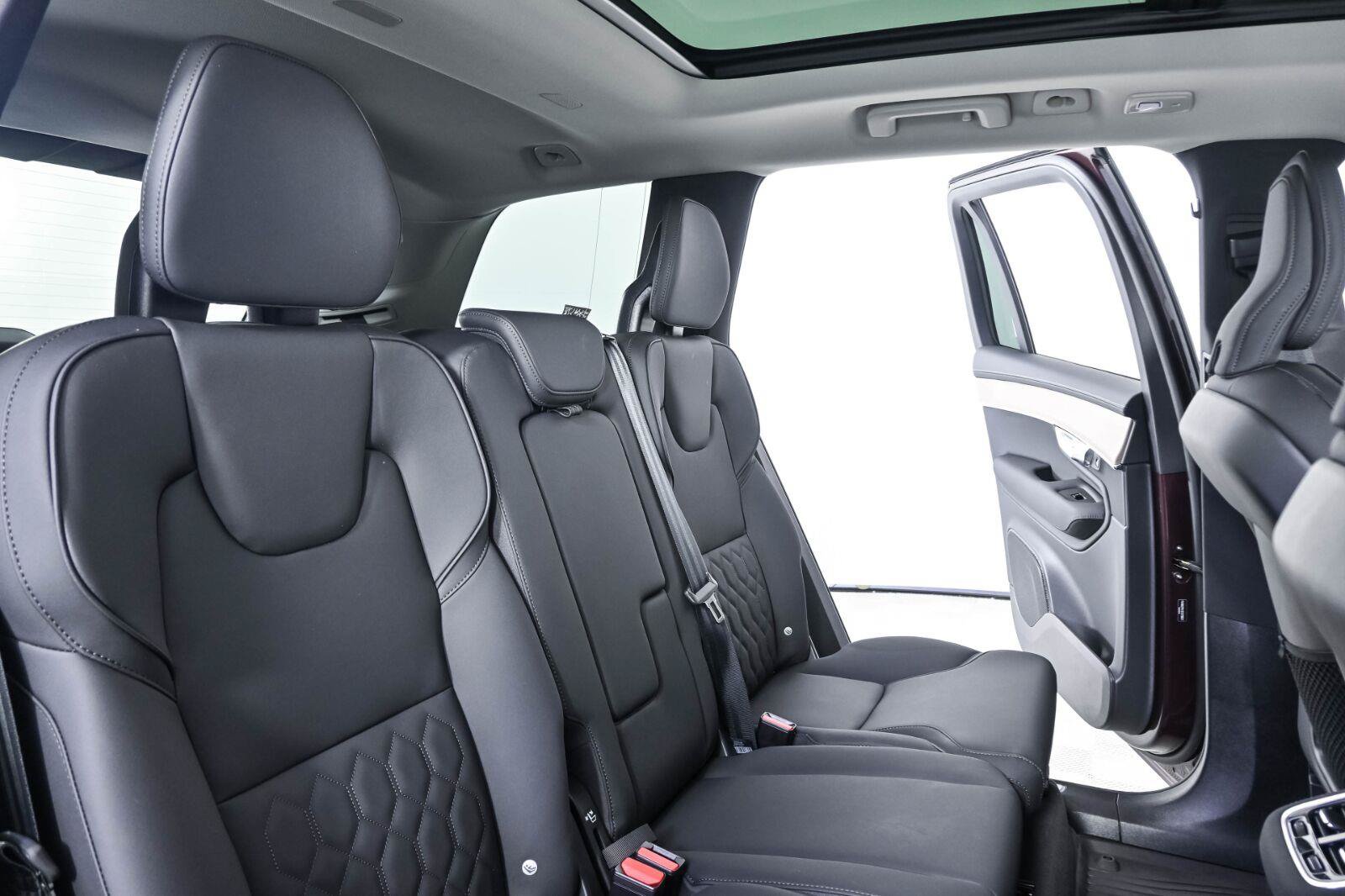 Used 2025 Volvo XC90 B6 Core w/ Climate Package AWD/4WD image 21
