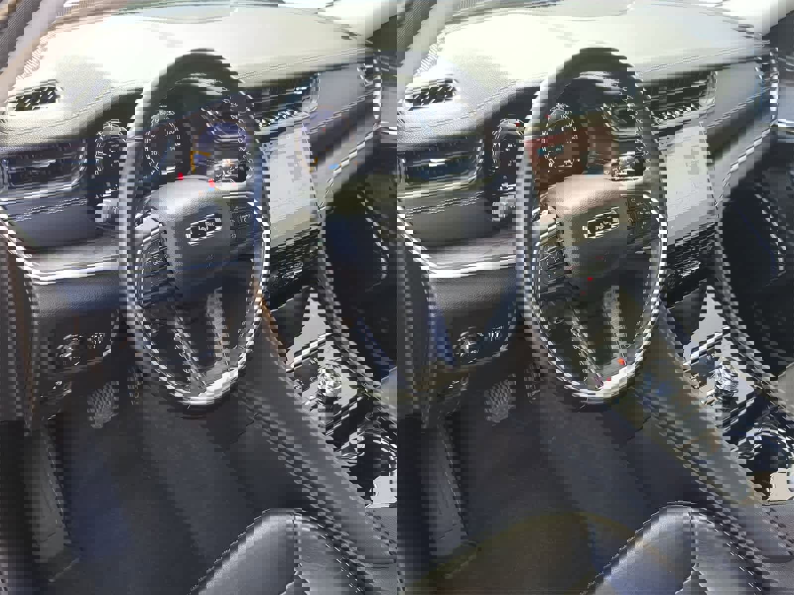 Used 2022 Jeep Grand Cherokee Limited image 10