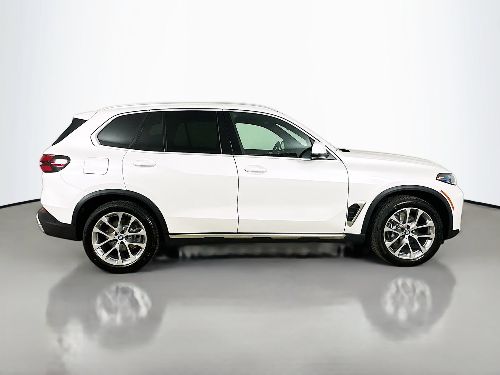 New 2026 BMW X5 xDrive40i w/ Premium Package AWD/4WD image 4