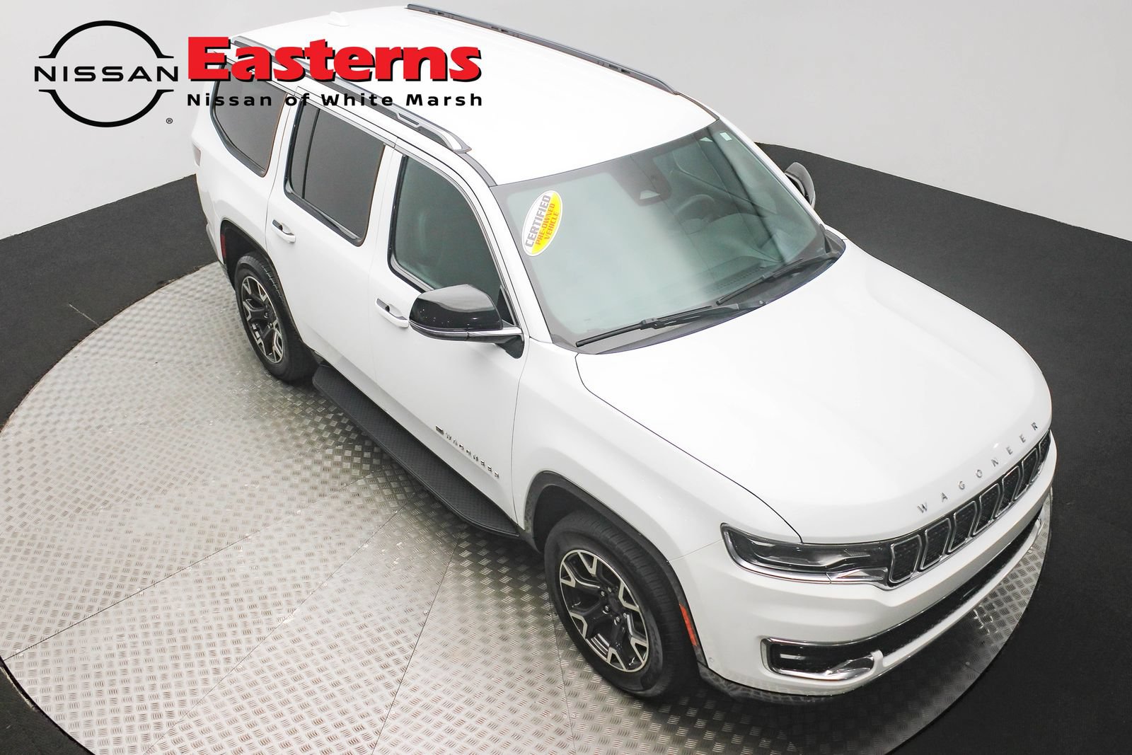 Used 2023 Jeep Wagoneer Series III w/ Preferred Equipment Group RWD image 3