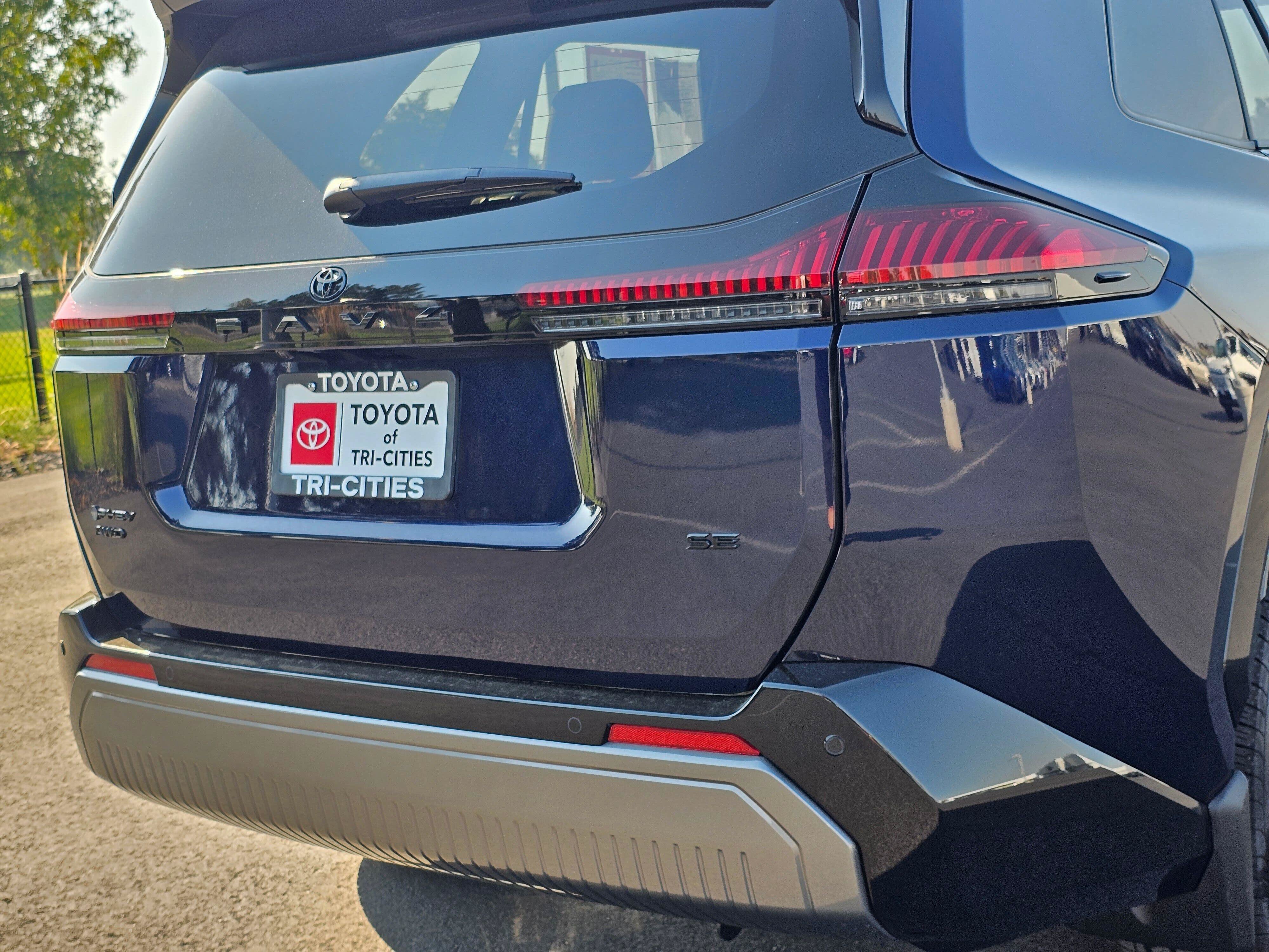 Used 2026 Toyota RAV4 SE w/ Convenience Package AWD/4WD image 13