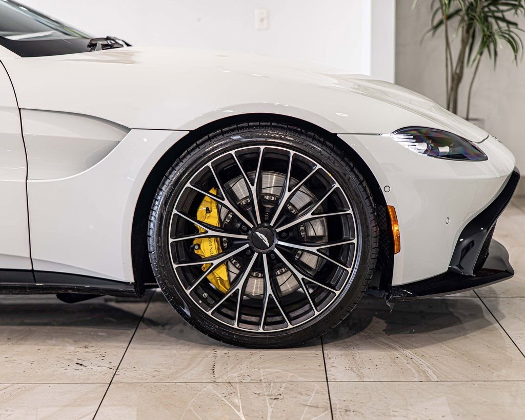 Used 2023 Aston Martin V8 Vantage Roadster image 10