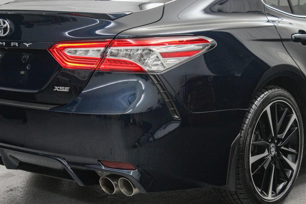 Used 2020 Toyota Camry XSE FWD image 11