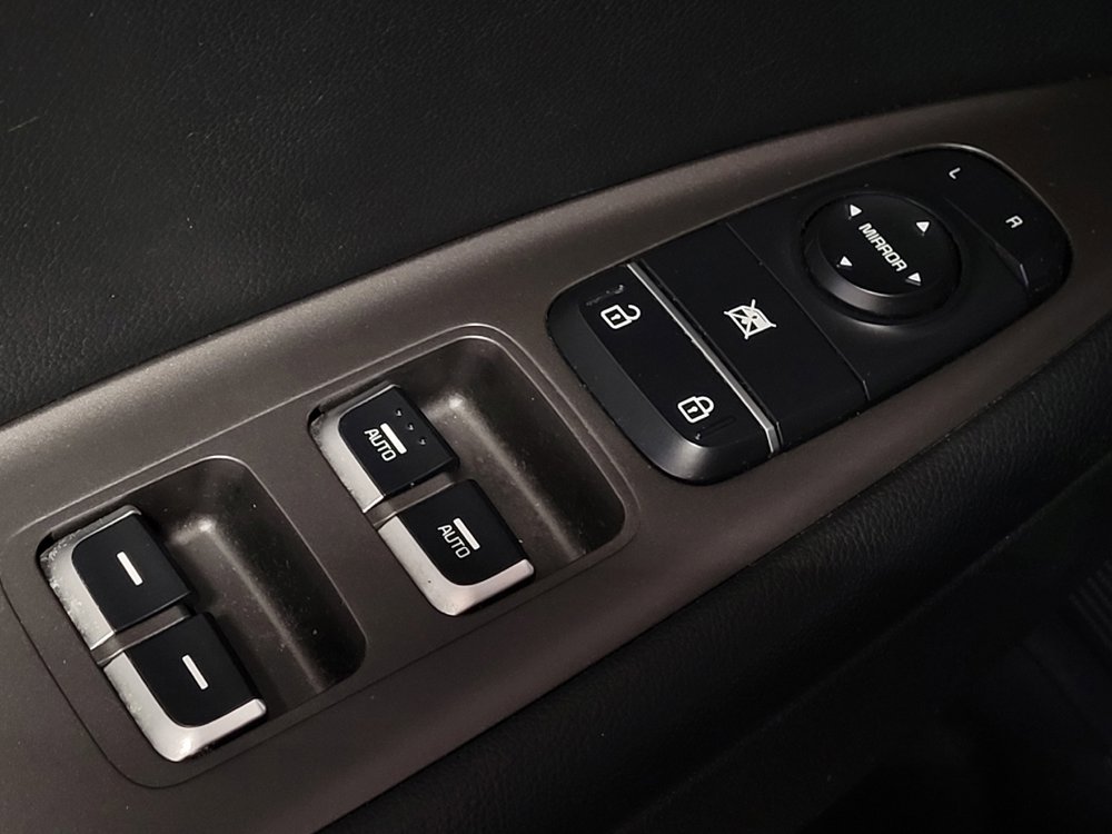 Used 2019 Kia Optima S w/ S Panoramic Sunroof Package FWD image 27