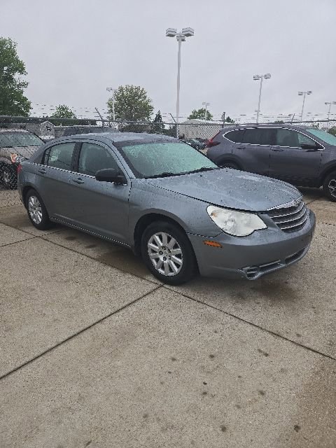 Used 2010 Chrysler Sebring Touring FWD image 2