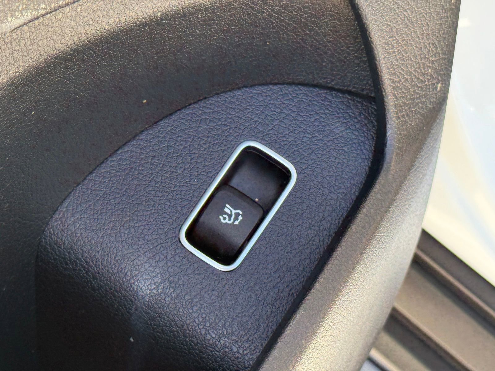 Used 2022 Mercedes-Benz GLS 450 4MATIC image 25