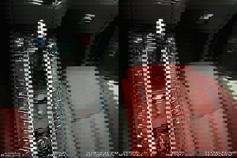 Used 2018 Porsche Macan GTS AWD/4WD image 33