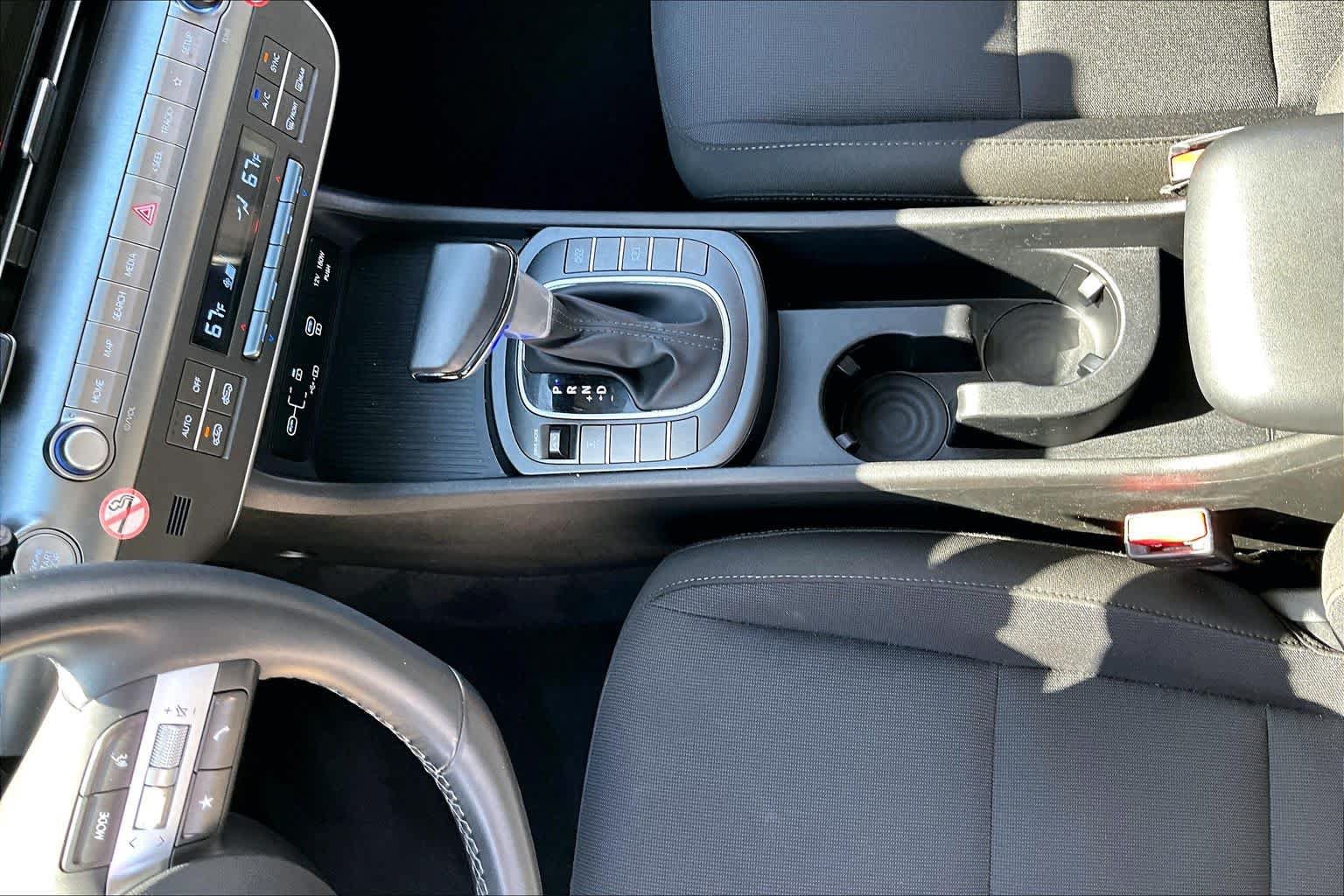 Certified 2025 Hyundai Kona SEL AWD/4WD image 17
