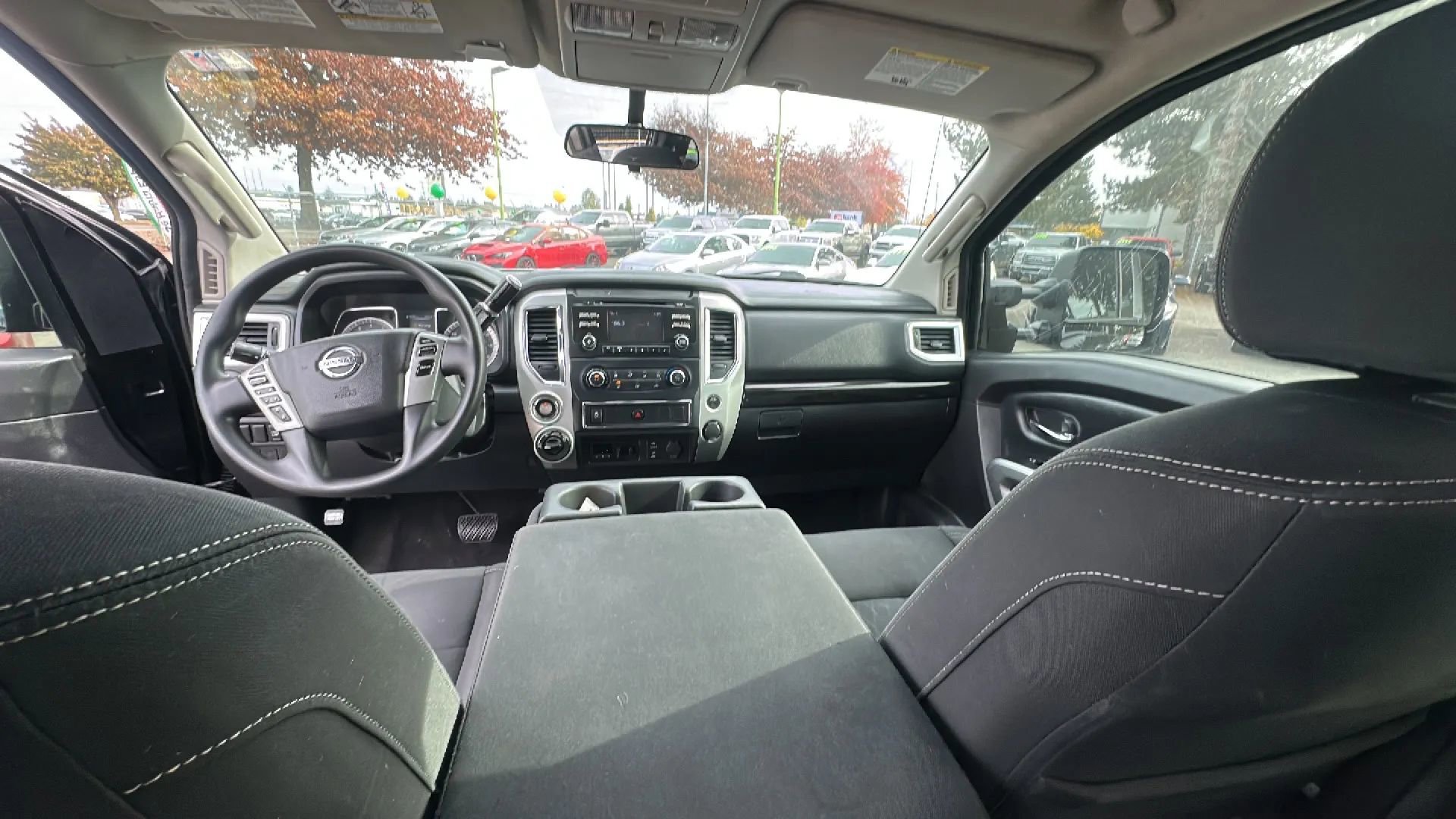 Used 2017 Nissan Titan SV image 12