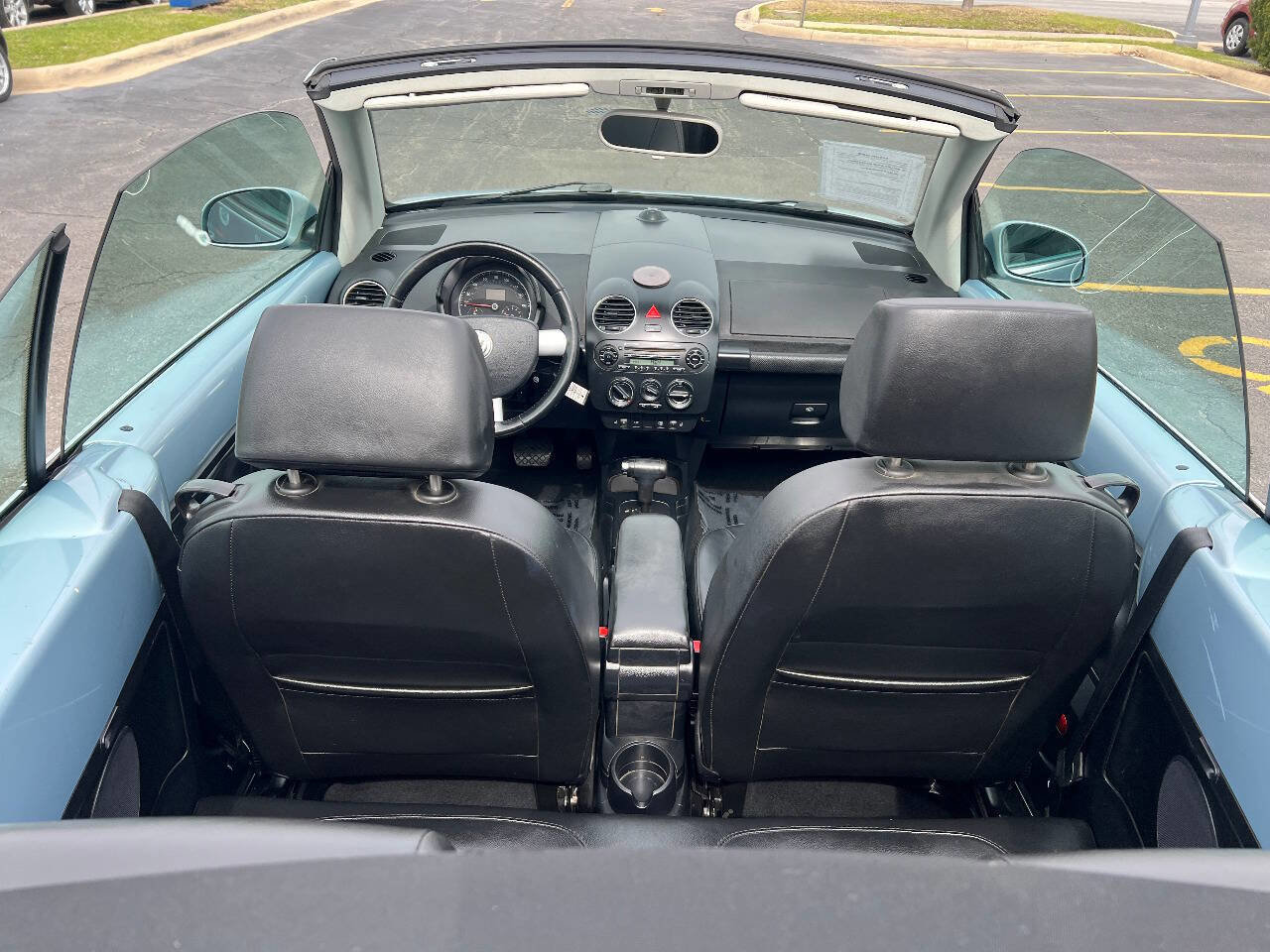 Used 2009 Volkswagen Beetle S image 17