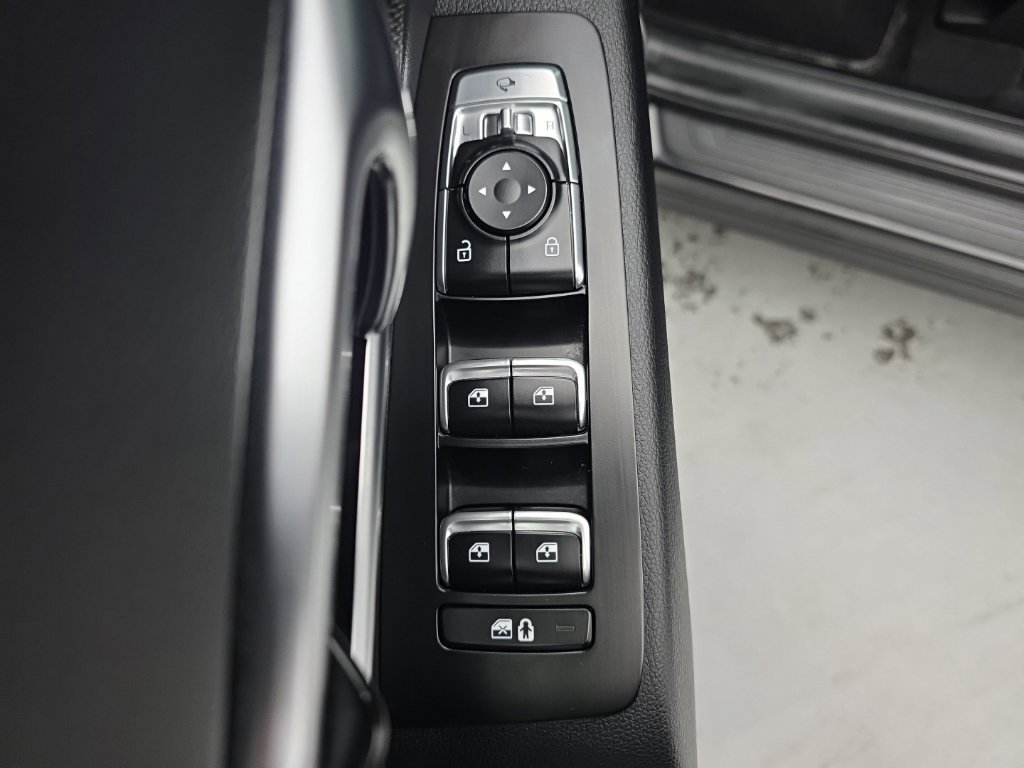 Used 2024 Kia Telluride EX w/ EX Captain's Chair Package AWD/4WD image 19